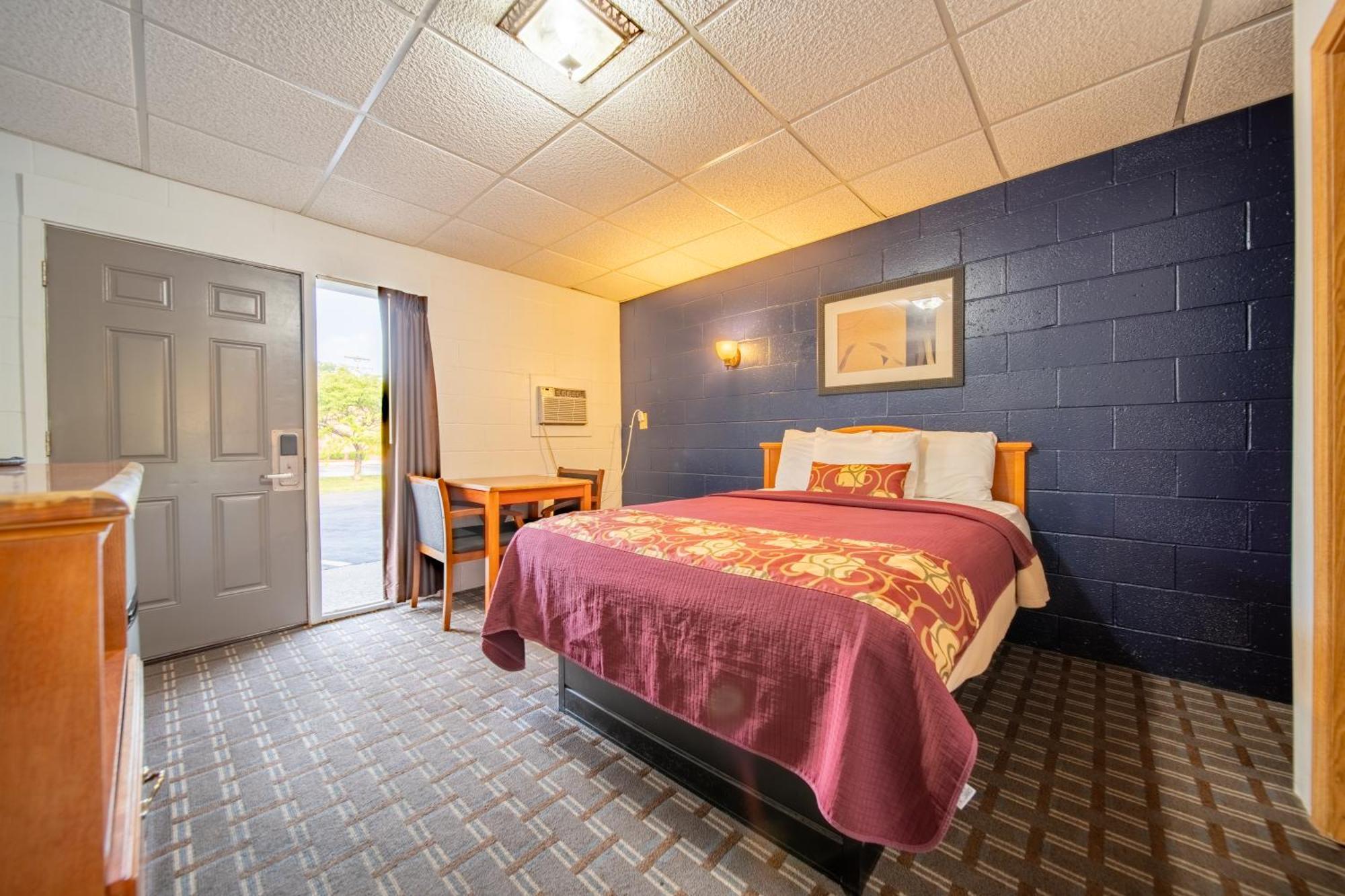Sleep-Ees Inn, Saginaw & Frankenmuth מראה חיצוני תמונה