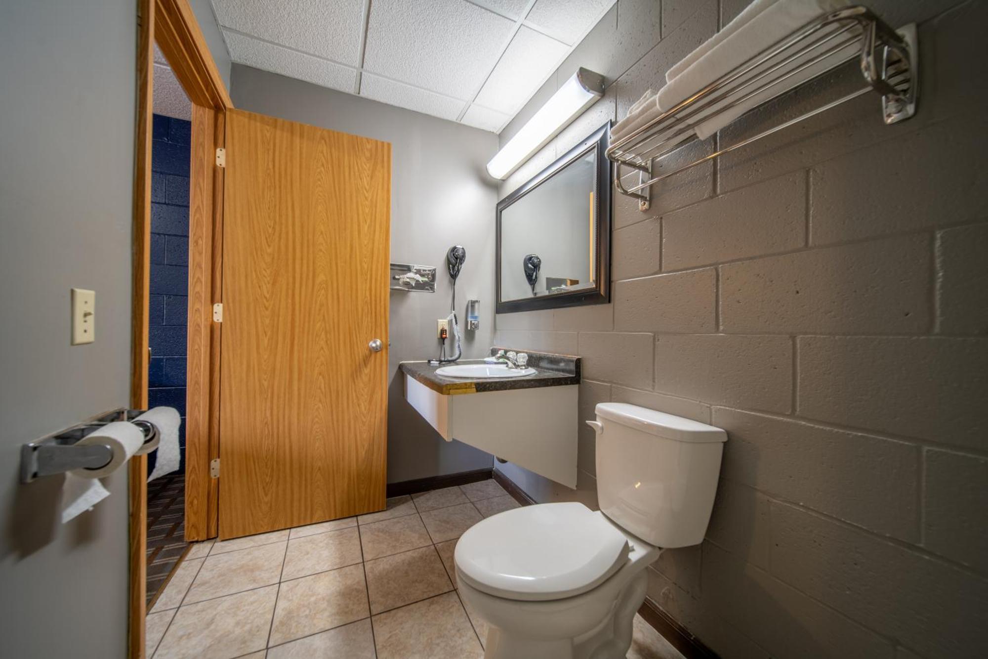 Sleep-Ees Inn, Saginaw & Frankenmuth מראה חיצוני תמונה