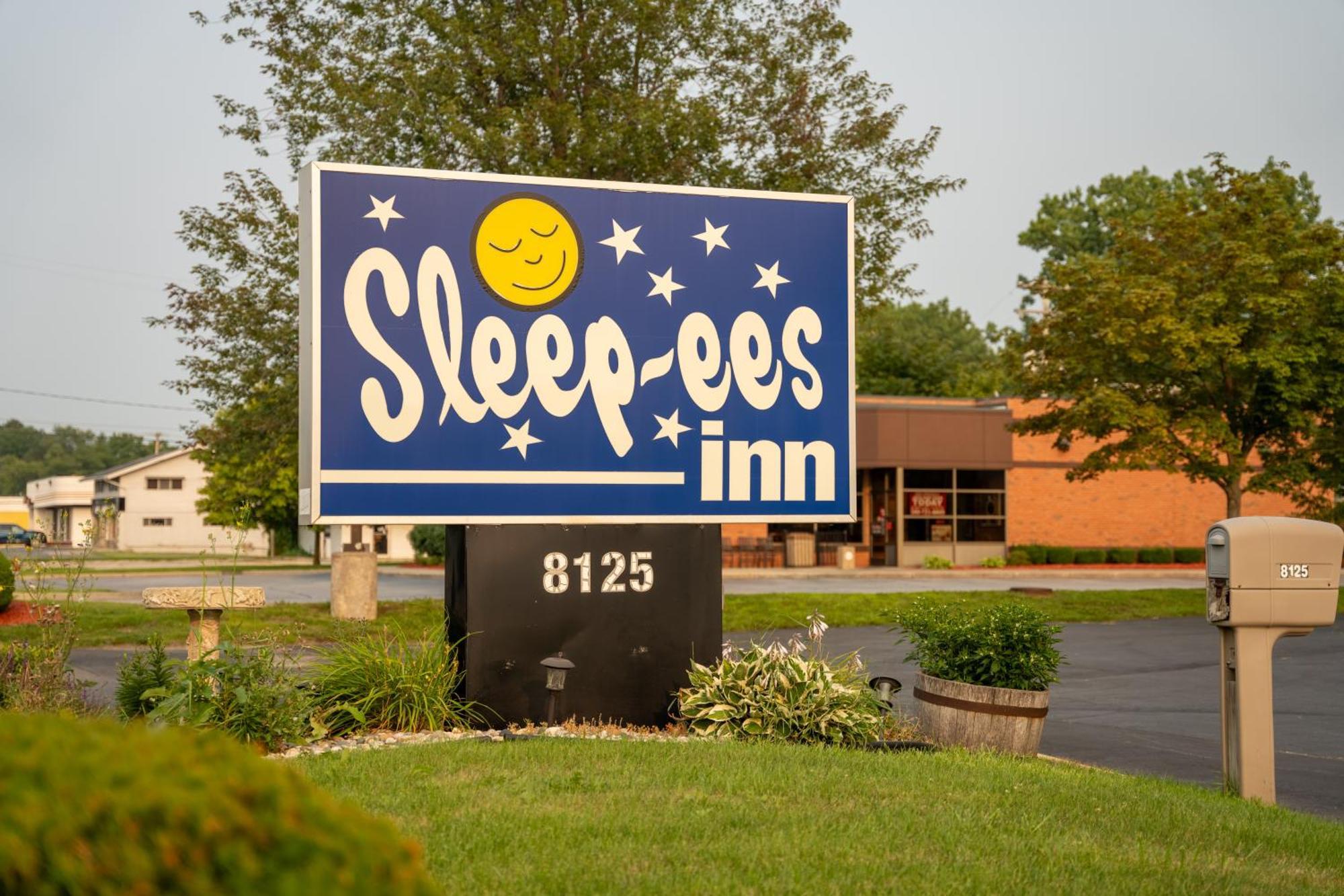 Sleep-Ees Inn, Saginaw & Frankenmuth מראה חיצוני תמונה