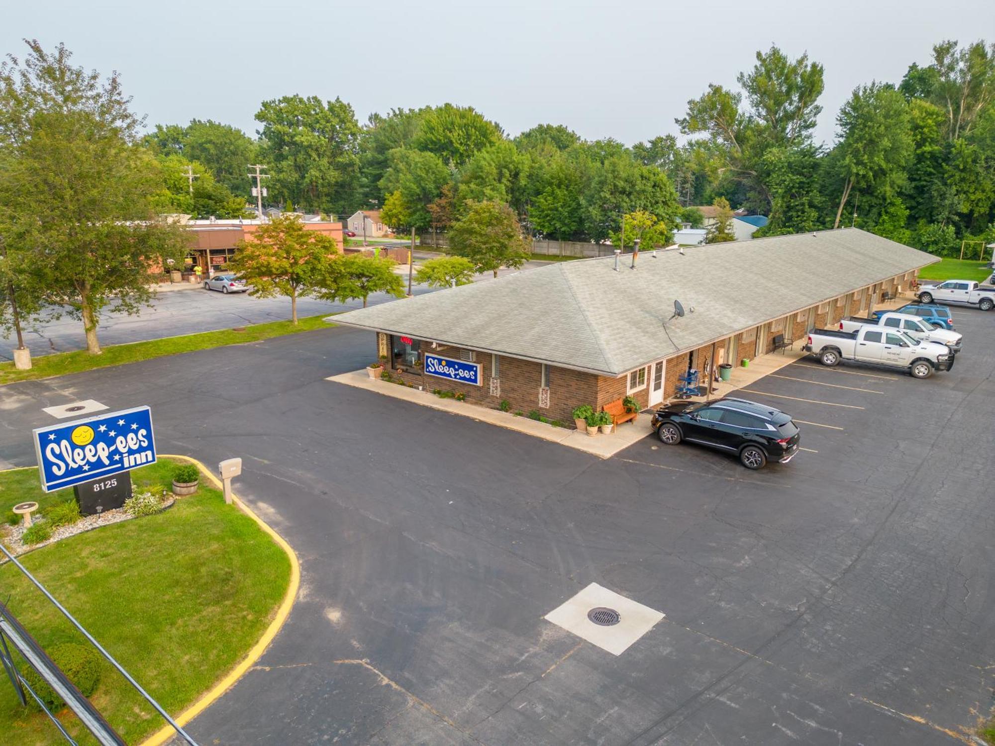 Sleep-Ees Inn, Saginaw & Frankenmuth מראה חיצוני תמונה