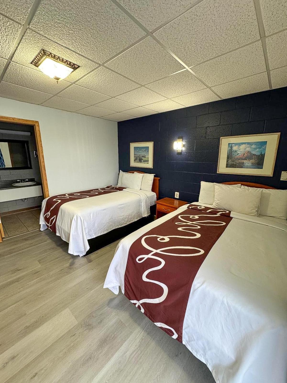 Sleep-Ees Inn, Saginaw & Frankenmuth מראה חיצוני תמונה