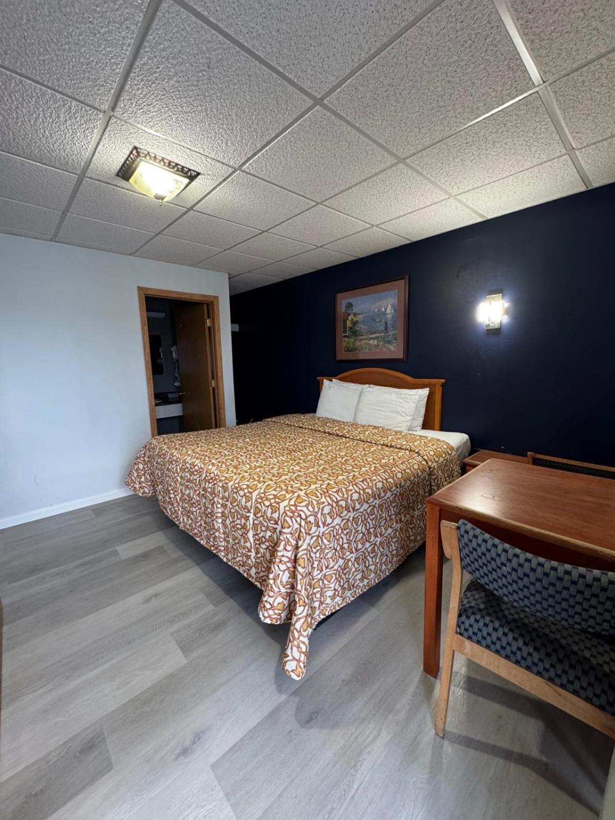 Sleep-Ees Inn, Saginaw & Frankenmuth מראה חיצוני תמונה
