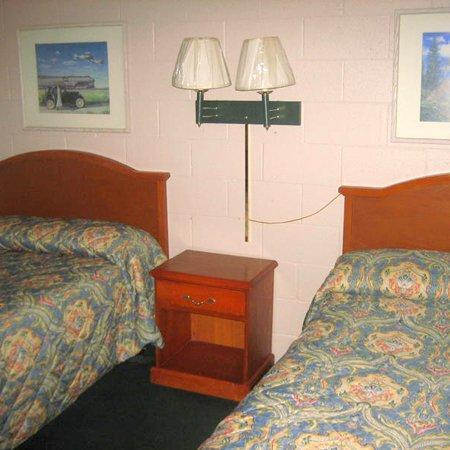 Sleep-Ees Inn, Saginaw & Frankenmuth חדר תמונה